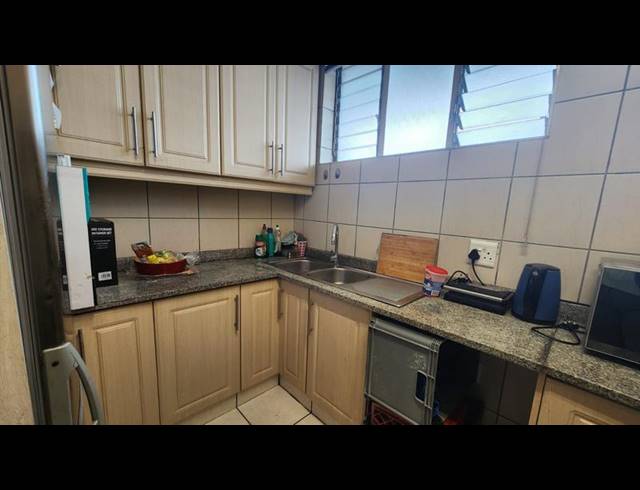 2 BEDROOM APARTMENT FOR SALE IN GLENWOOD